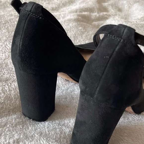 Black Suede Chunky Heels Size 4.5 Women's - Picture 3 of 8